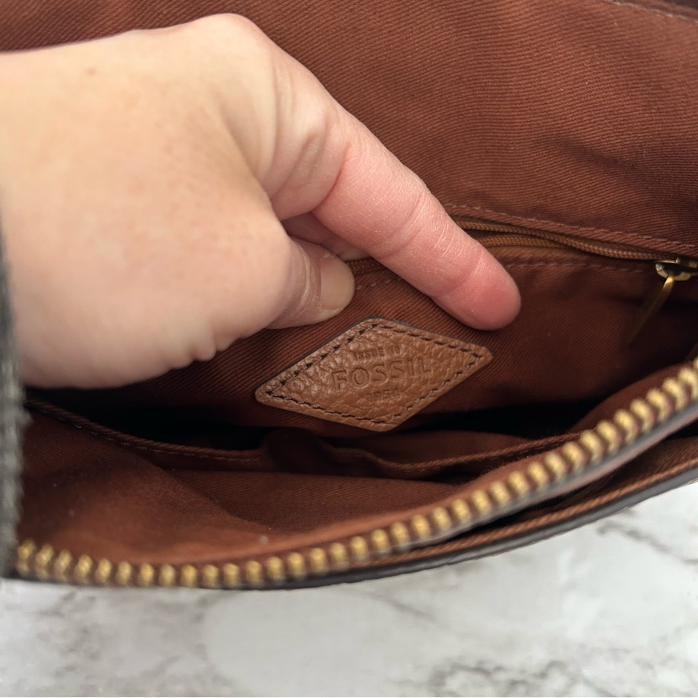 Fossil | Kinley pebbled Leather Crossbody Bag adjustable strap flap top - Picture 9 of 12